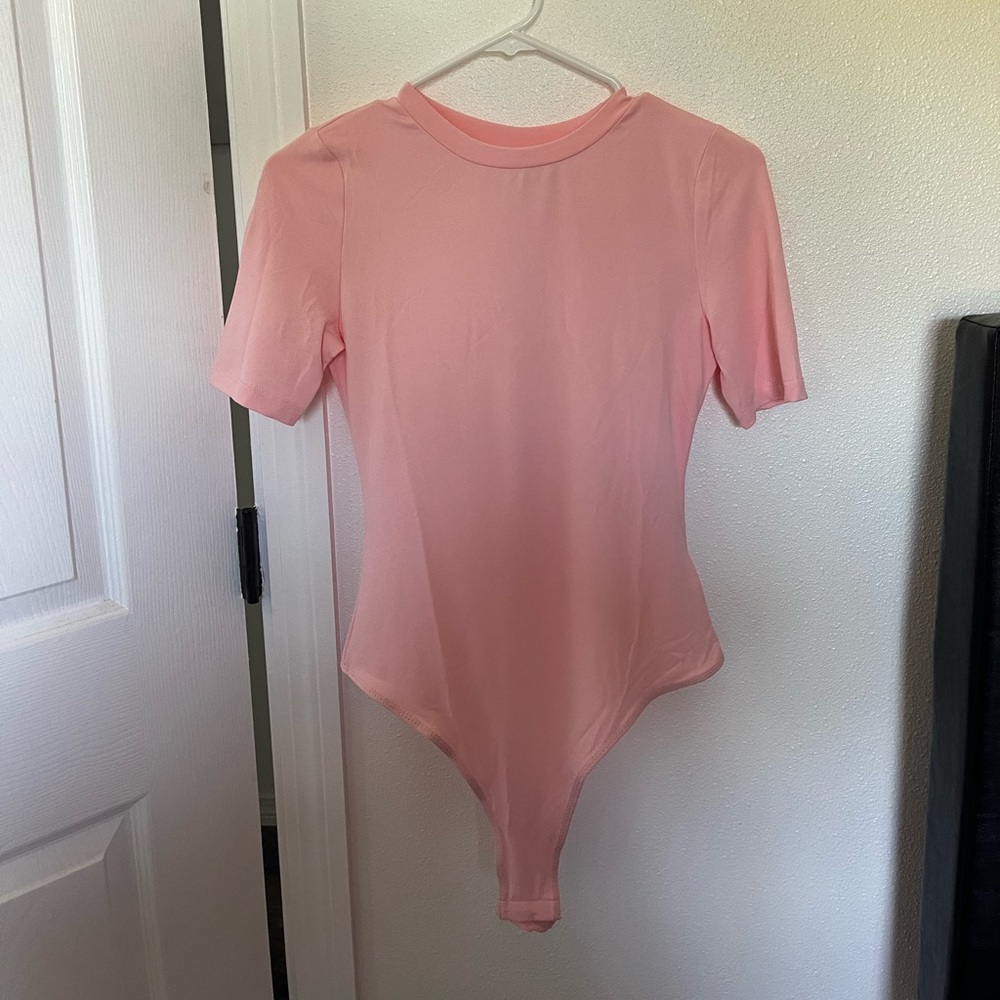 Short sleeve pink bodysuit